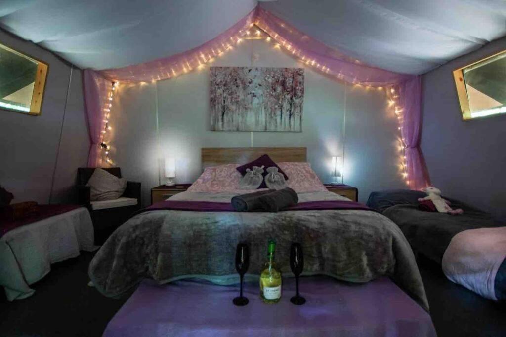 Cosy Woodland Romantic Retreat With Log Fires And Nature Sturry Экстерьер фото